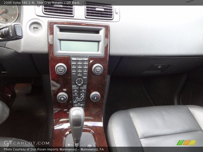 Flint Gray Metallic / Off Black 2006 Volvo S40 2.4i