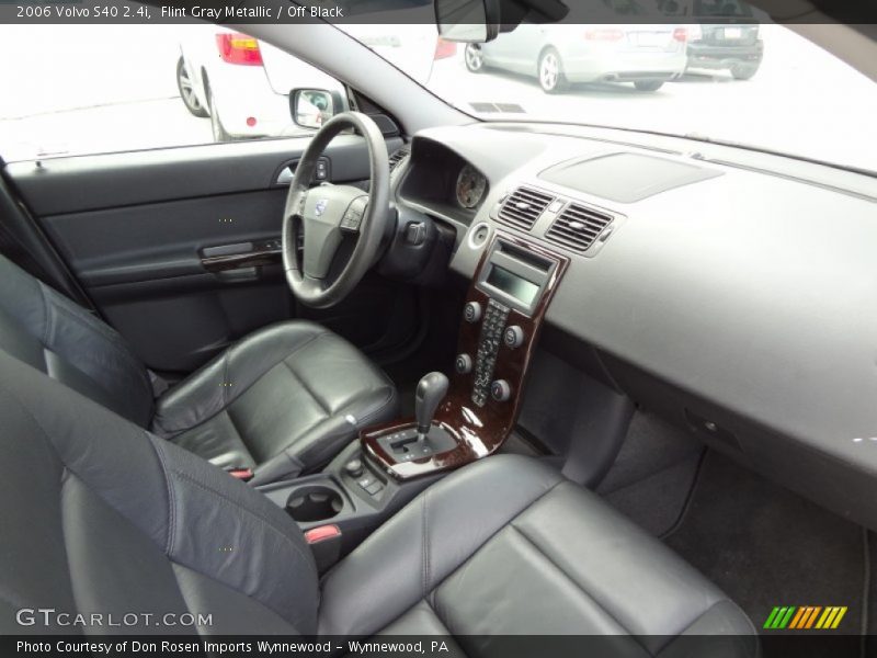 Flint Gray Metallic / Off Black 2006 Volvo S40 2.4i