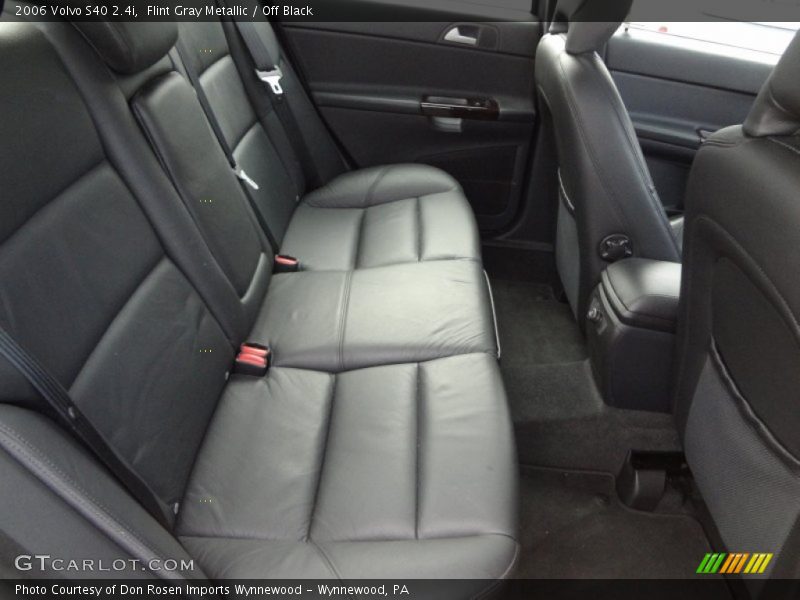 Flint Gray Metallic / Off Black 2006 Volvo S40 2.4i