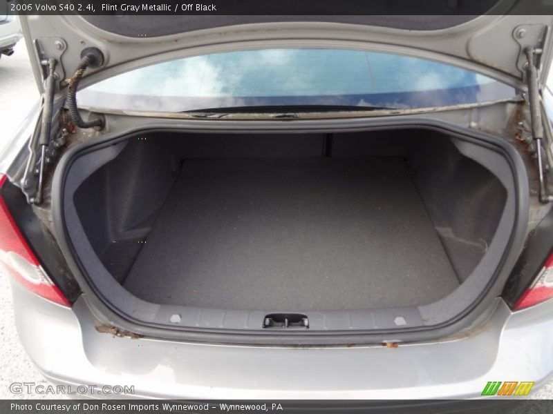 Flint Gray Metallic / Off Black 2006 Volvo S40 2.4i