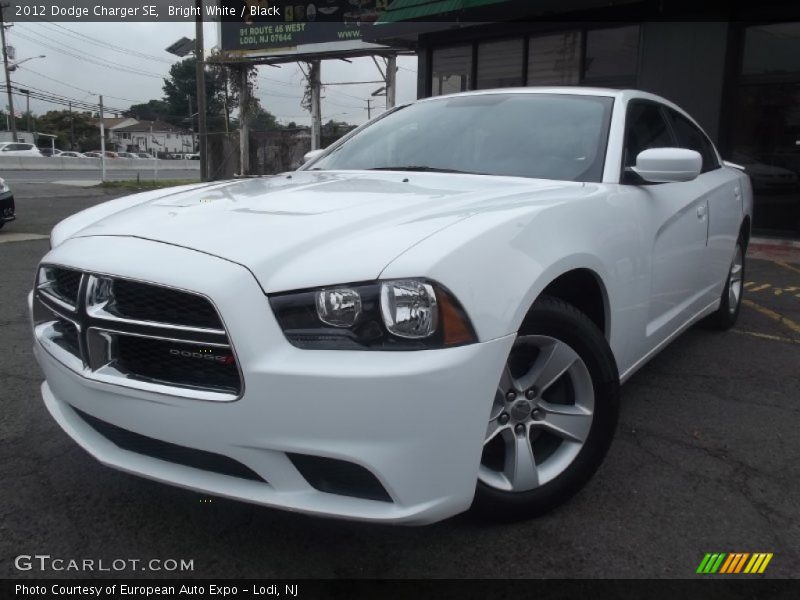 Bright White / Black 2012 Dodge Charger SE