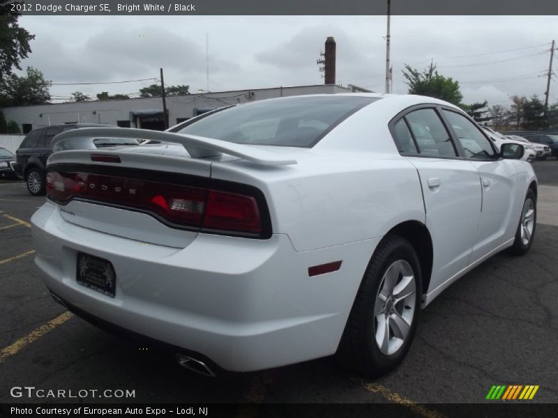 Bright White / Black 2012 Dodge Charger SE