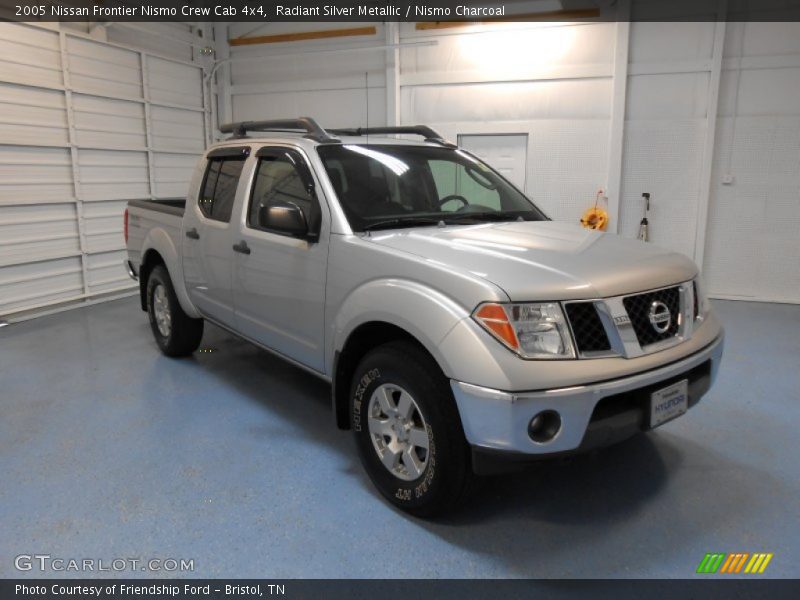 Radiant Silver Metallic / Nismo Charcoal 2005 Nissan Frontier Nismo Crew Cab 4x4