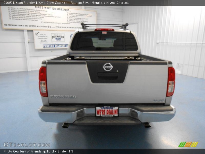 Radiant Silver Metallic / Nismo Charcoal 2005 Nissan Frontier Nismo Crew Cab 4x4