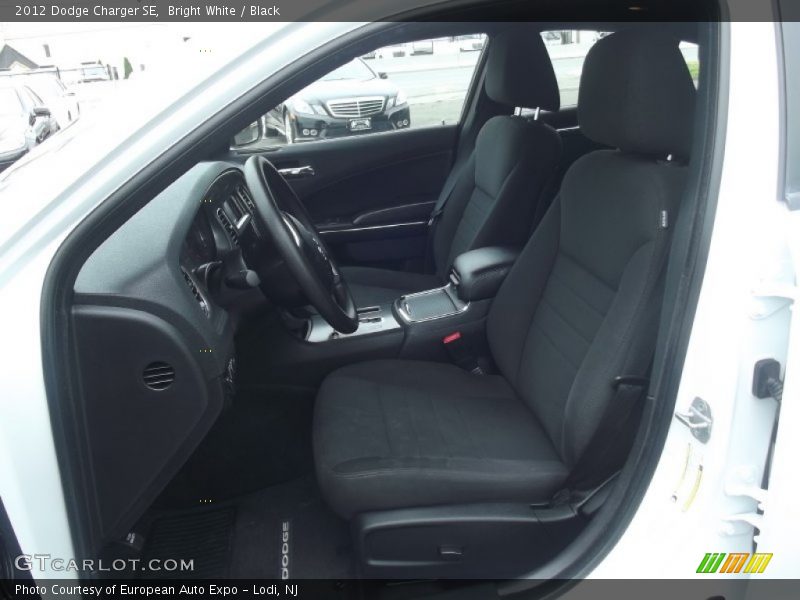 Bright White / Black 2012 Dodge Charger SE