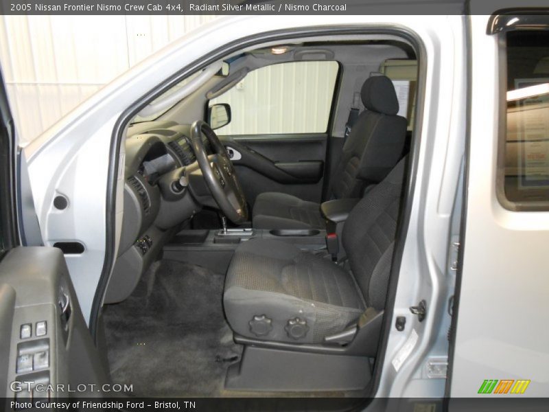  2005 Frontier Nismo Crew Cab 4x4 Nismo Charcoal Interior