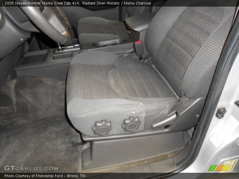 Radiant Silver Metallic / Nismo Charcoal 2005 Nissan Frontier Nismo Crew Cab 4x4