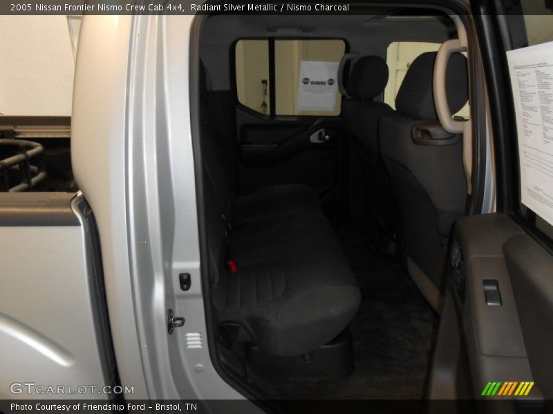 Radiant Silver Metallic / Nismo Charcoal 2005 Nissan Frontier Nismo Crew Cab 4x4