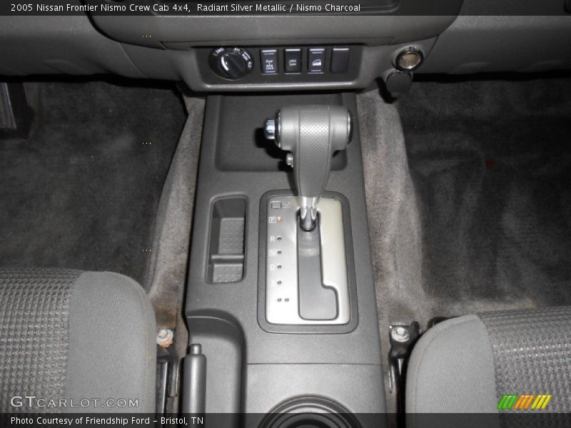 Radiant Silver Metallic / Nismo Charcoal 2005 Nissan Frontier Nismo Crew Cab 4x4