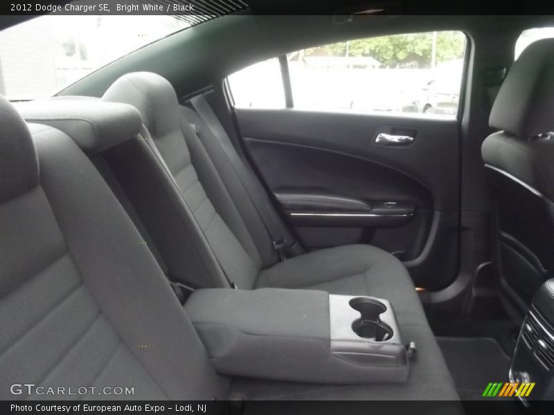 Bright White / Black 2012 Dodge Charger SE