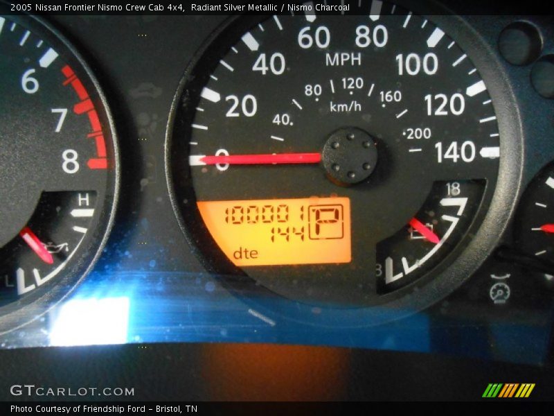 Radiant Silver Metallic / Nismo Charcoal 2005 Nissan Frontier Nismo Crew Cab 4x4