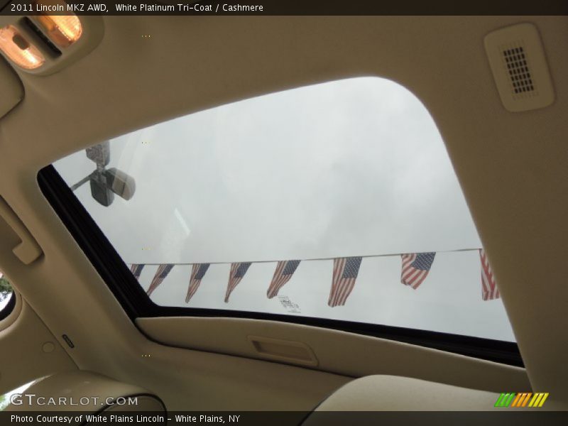 White Platinum Tri-Coat / Cashmere 2011 Lincoln MKZ AWD