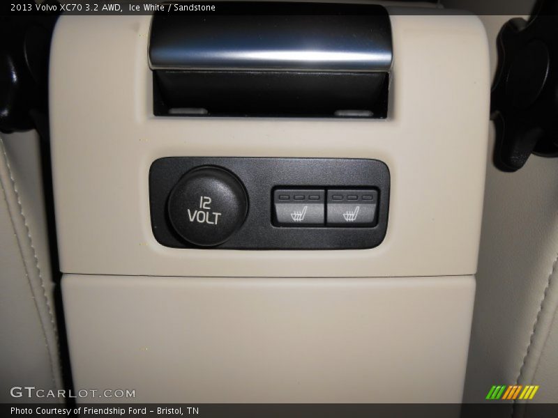 Controls of 2013 XC70 3.2 AWD