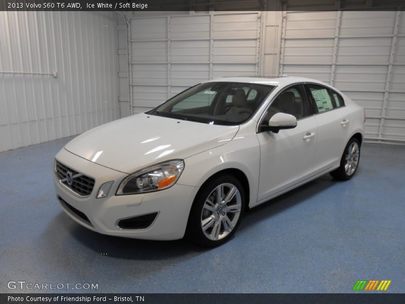 Front 3/4 View of 2013 S60 T6 AWD