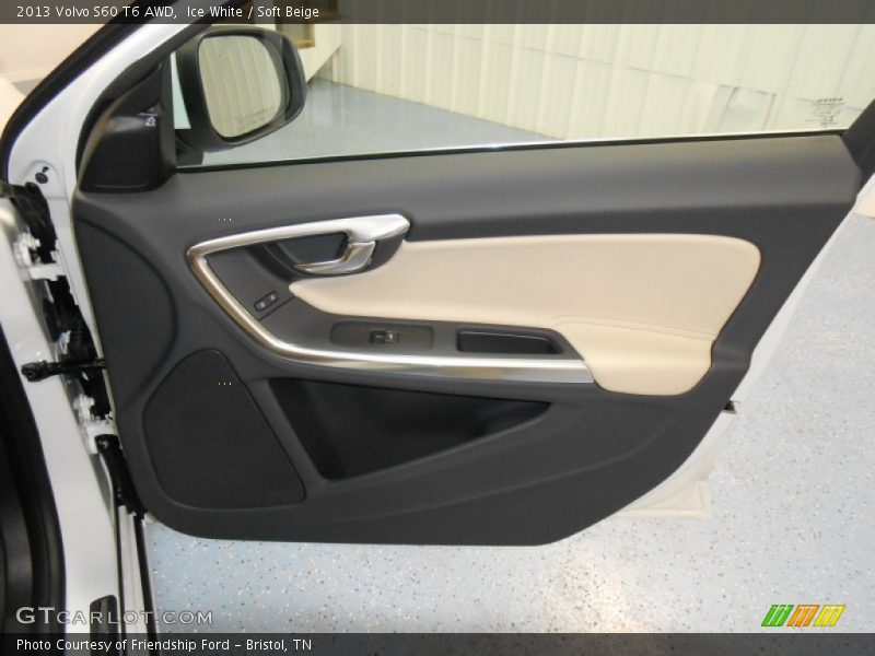 Door Panel of 2013 S60 T6 AWD