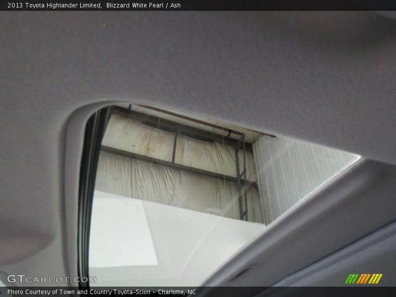 Blizzard White Pearl / Ash 2013 Toyota Highlander Limited