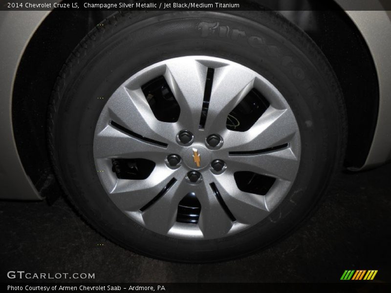 Champagne Silver Metallic / Jet Black/Medium Titanium 2014 Chevrolet Cruze LS
