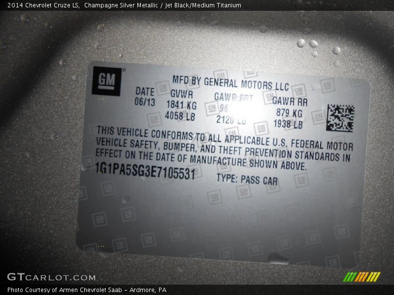 Champagne Silver Metallic / Jet Black/Medium Titanium 2014 Chevrolet Cruze LS