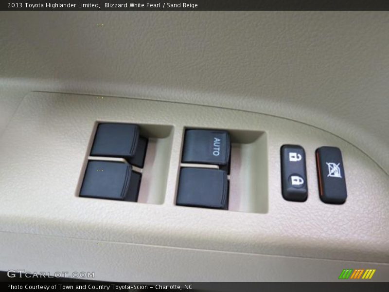 Blizzard White Pearl / Sand Beige 2013 Toyota Highlander Limited