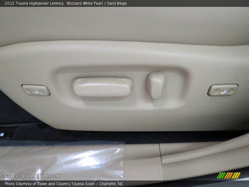 Blizzard White Pearl / Sand Beige 2013 Toyota Highlander Limited