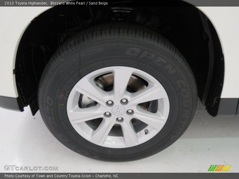 Blizzard White Pearl / Sand Beige 2013 Toyota Highlander