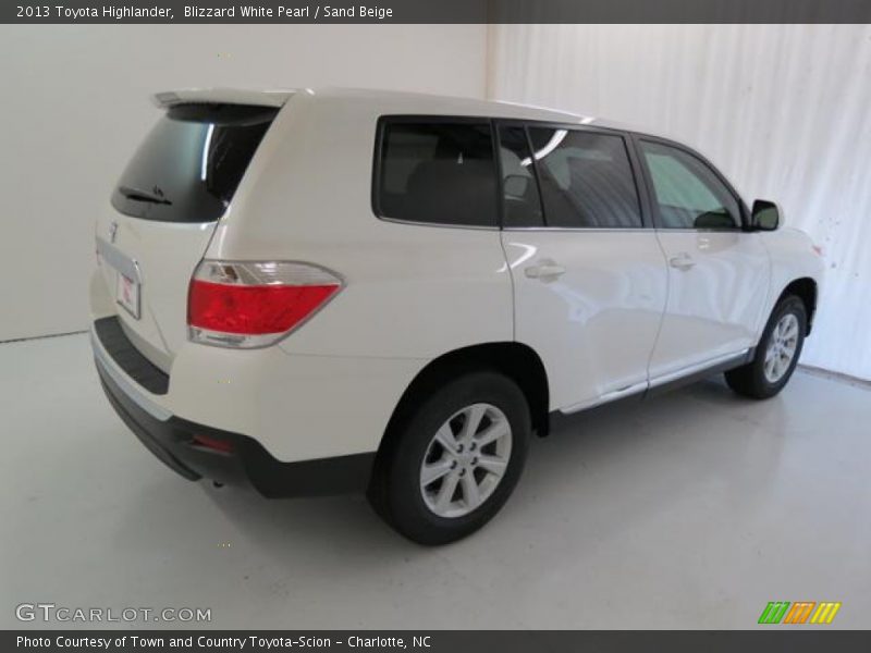 Blizzard White Pearl / Sand Beige 2013 Toyota Highlander