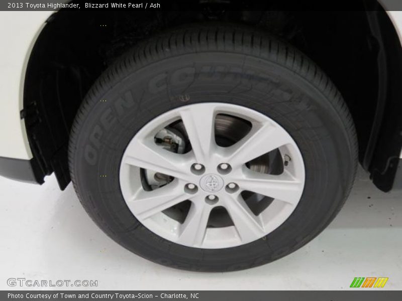 Blizzard White Pearl / Ash 2013 Toyota Highlander