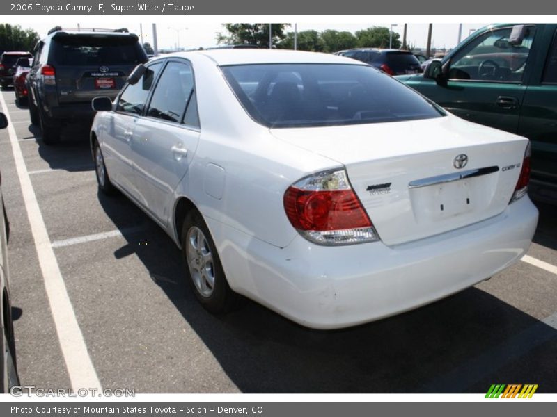 Super White / Taupe 2006 Toyota Camry LE