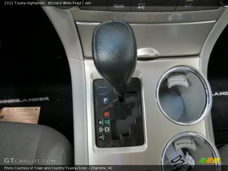Blizzard White Pearl / Ash 2013 Toyota Highlander