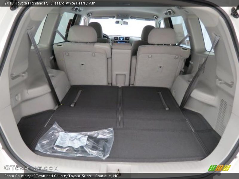 Blizzard White Pearl / Ash 2013 Toyota Highlander