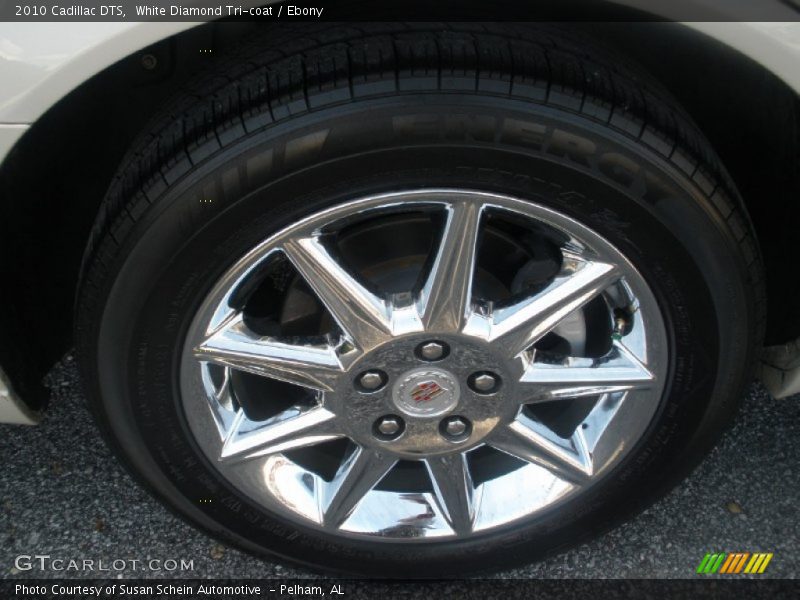 White Diamond Tri-coat / Ebony 2010 Cadillac DTS