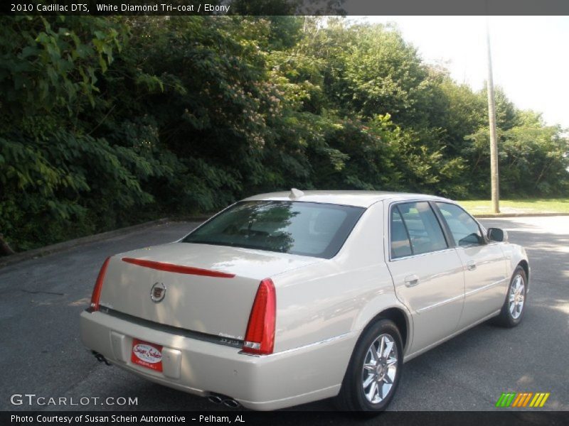 White Diamond Tri-coat / Ebony 2010 Cadillac DTS