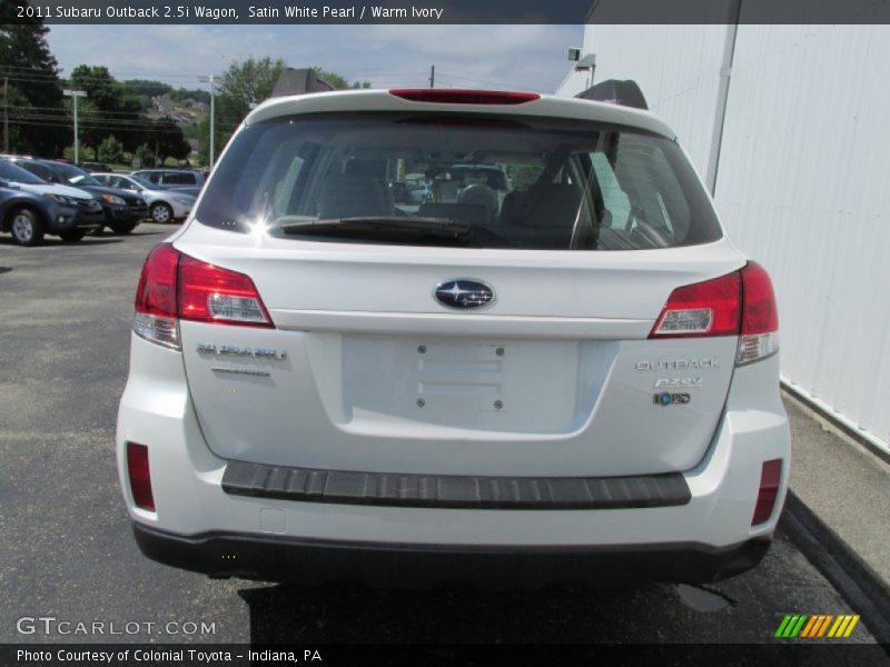 Satin White Pearl / Warm Ivory 2011 Subaru Outback 2.5i Wagon