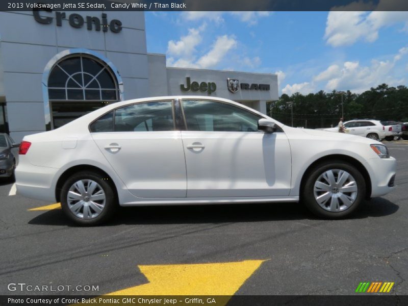 Candy White / Titan Black 2013 Volkswagen Jetta SE Sedan