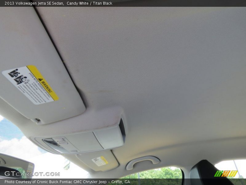 Candy White / Titan Black 2013 Volkswagen Jetta SE Sedan