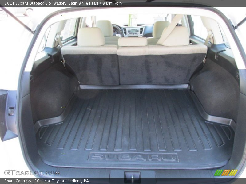 Satin White Pearl / Warm Ivory 2011 Subaru Outback 2.5i Wagon