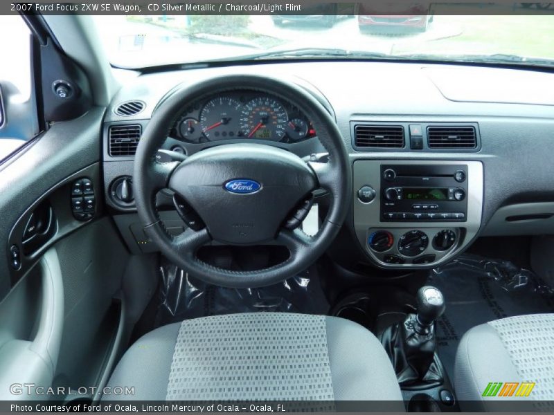 CD Silver Metallic / Charcoal/Light Flint 2007 Ford Focus ZXW SE Wagon