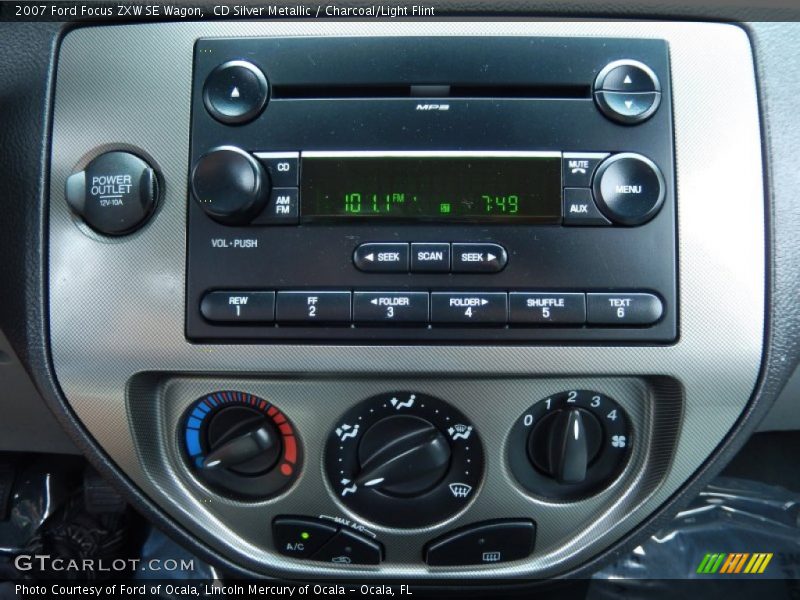 CD Silver Metallic / Charcoal/Light Flint 2007 Ford Focus ZXW SE Wagon