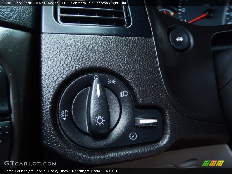 CD Silver Metallic / Charcoal/Light Flint 2007 Ford Focus ZXW SE Wagon