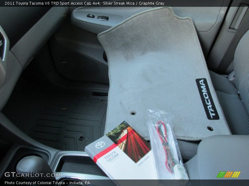 Silver Streak Mica / Graphite Gray 2011 Toyota Tacoma V6 TRD Sport Access Cab 4x4
