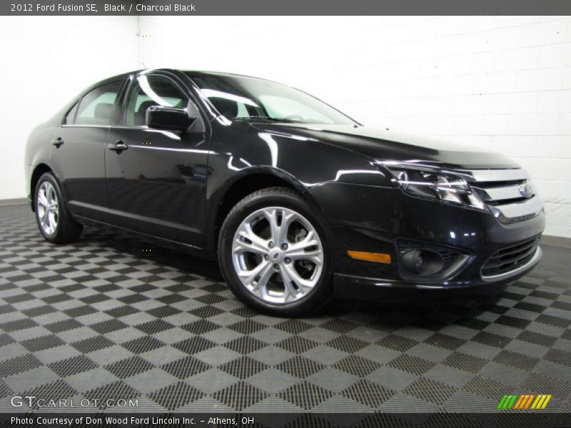 Front 3/4 View of 2012 Fusion SE