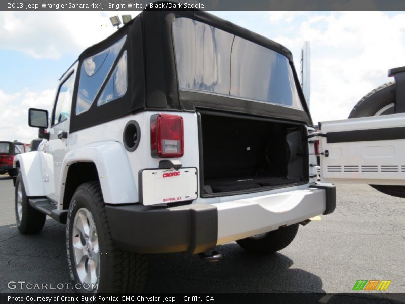 Bright White / Black/Dark Saddle 2013 Jeep Wrangler Sahara 4x4