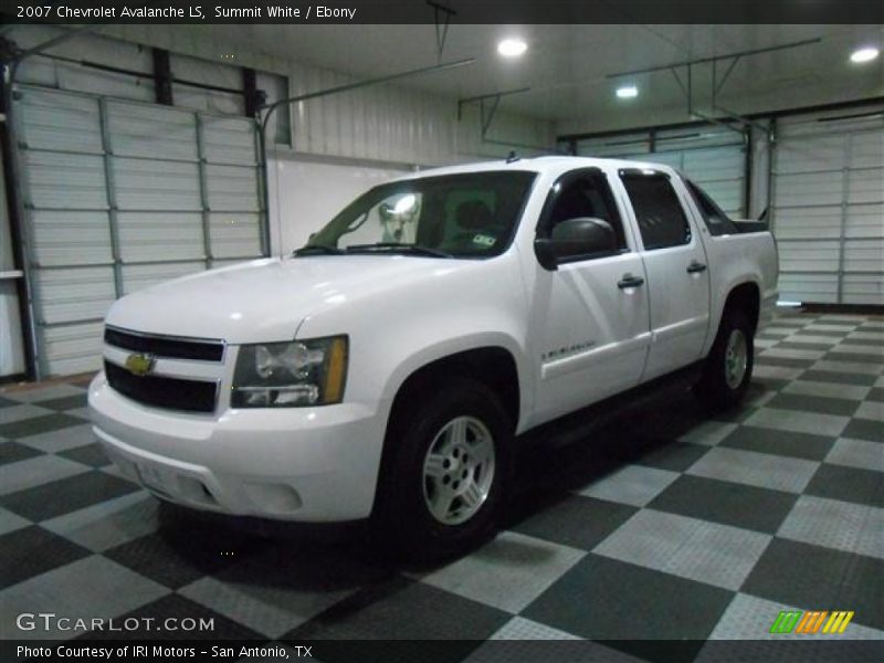 Summit White / Ebony 2007 Chevrolet Avalanche LS