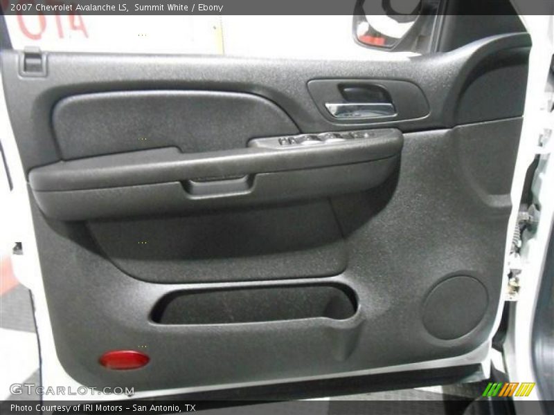 Summit White / Ebony 2007 Chevrolet Avalanche LS