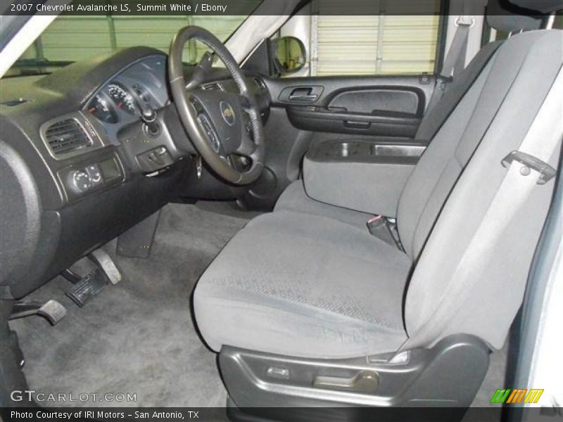 Summit White / Ebony 2007 Chevrolet Avalanche LS
