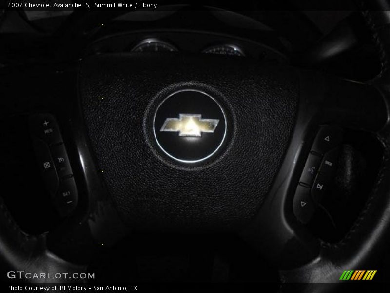 Summit White / Ebony 2007 Chevrolet Avalanche LS
