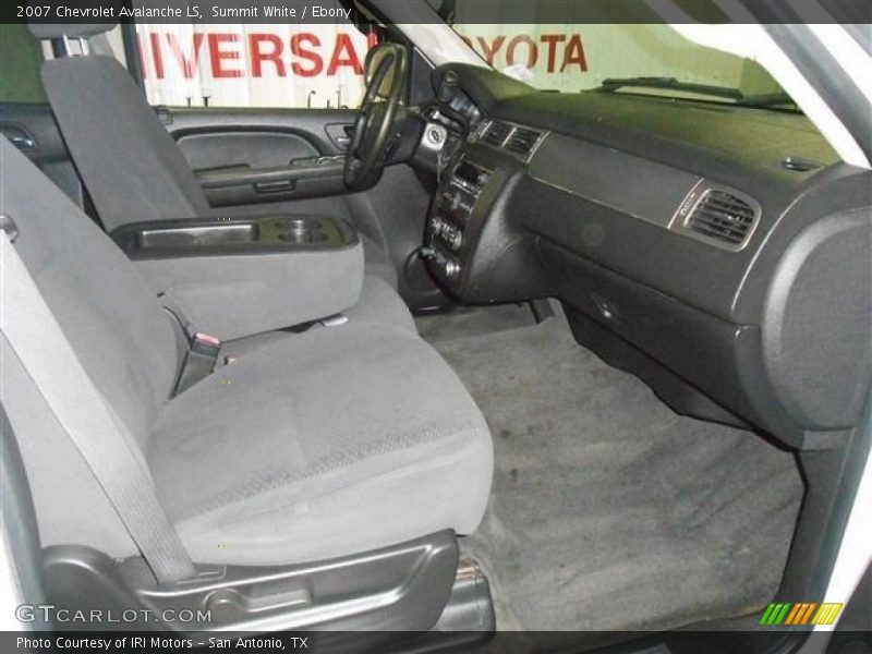 Summit White / Ebony 2007 Chevrolet Avalanche LS
