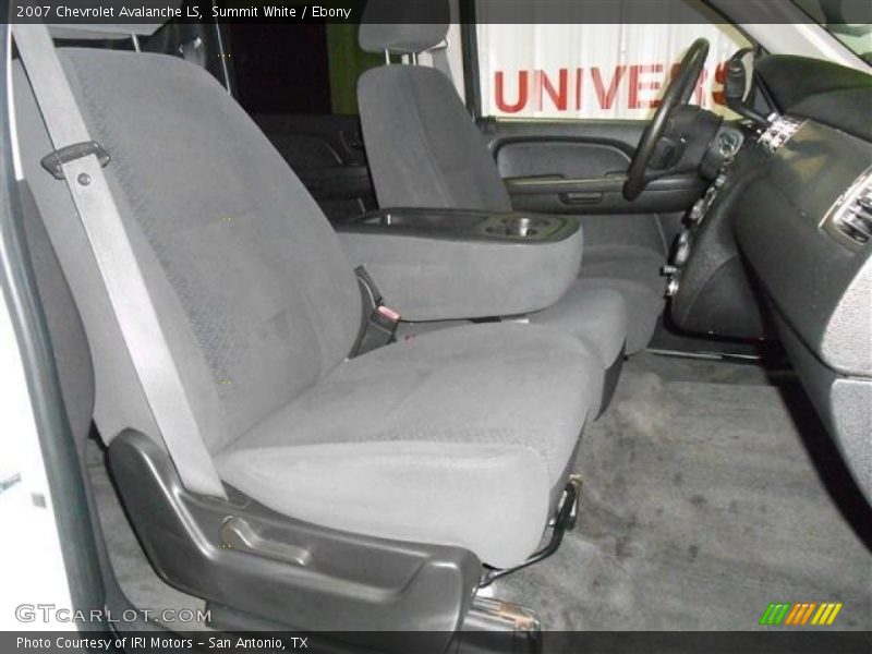 Summit White / Ebony 2007 Chevrolet Avalanche LS