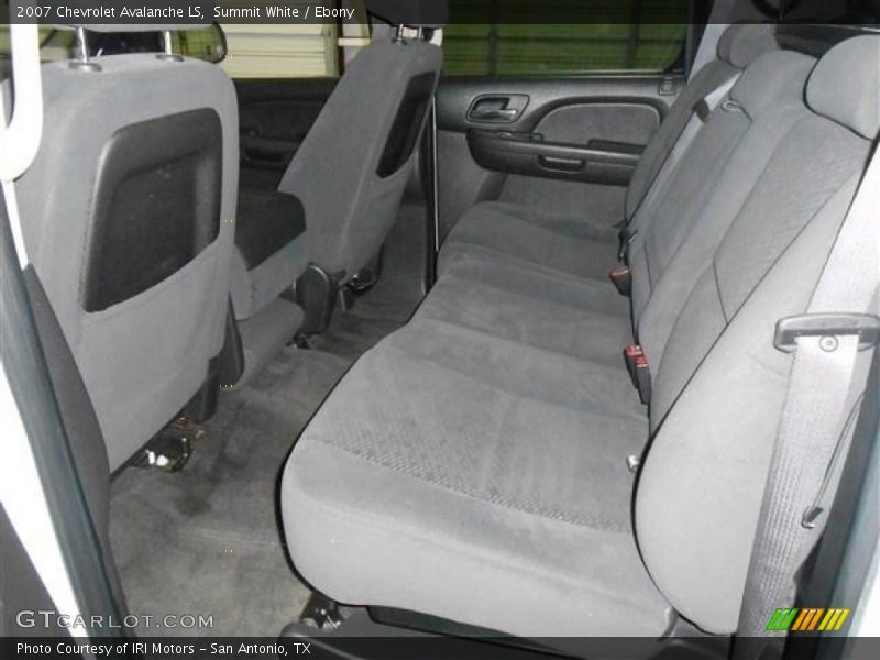 Summit White / Ebony 2007 Chevrolet Avalanche LS