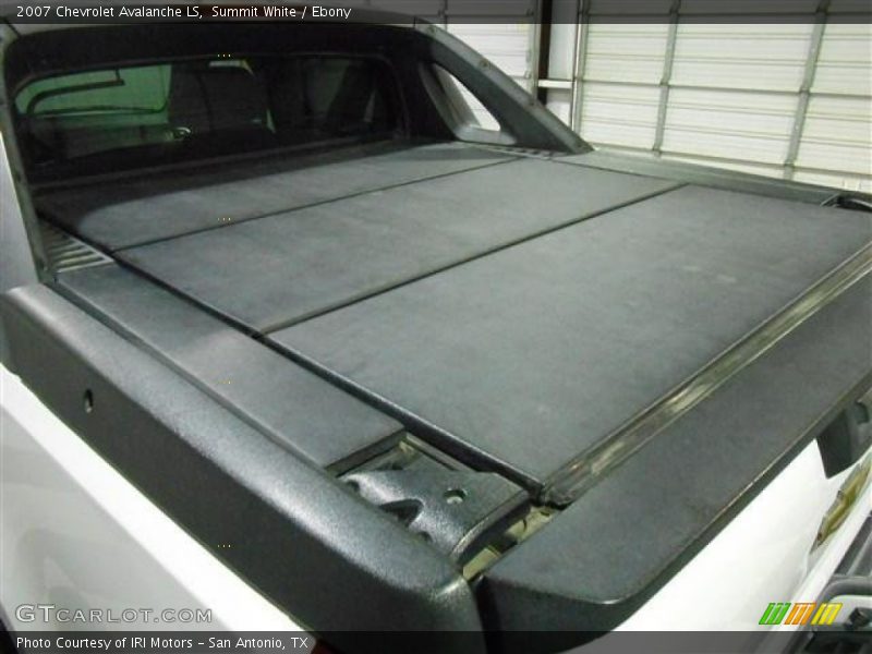 Summit White / Ebony 2007 Chevrolet Avalanche LS